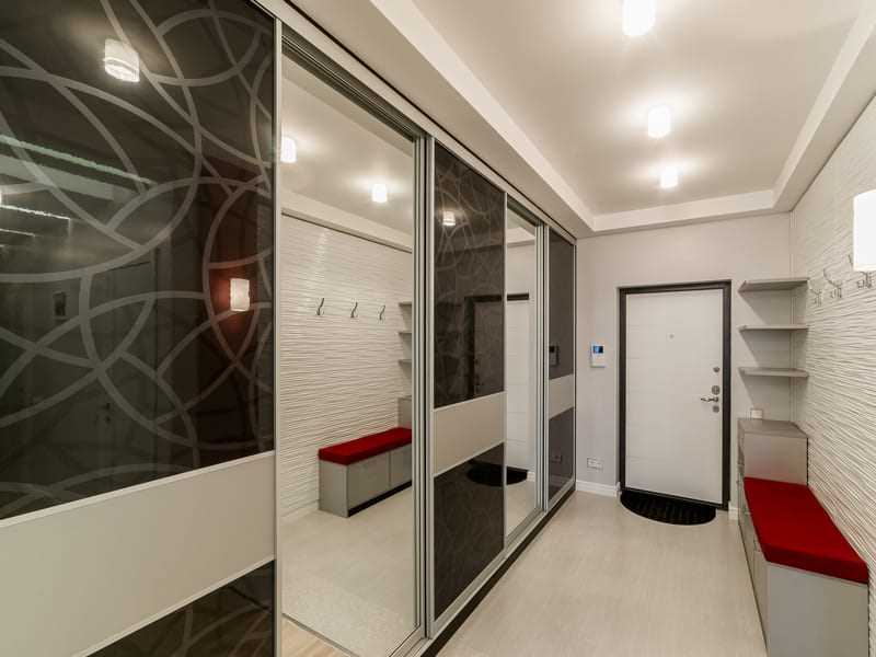 Оптимальное размещение мебели и аксессуаров в коридоре