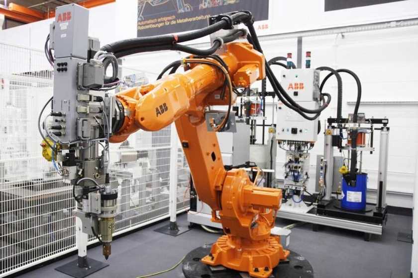 Использование робототехники в производстве оборудования