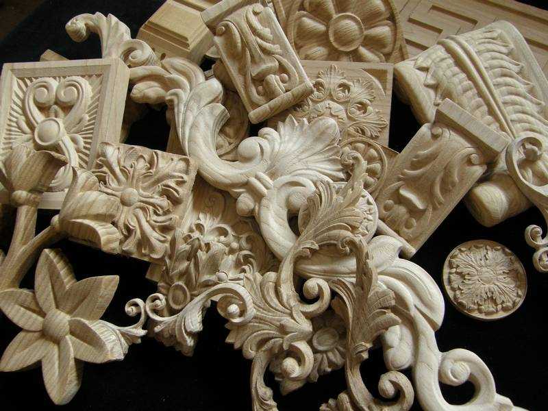 Преимущества изготовления деревянных элементов декора