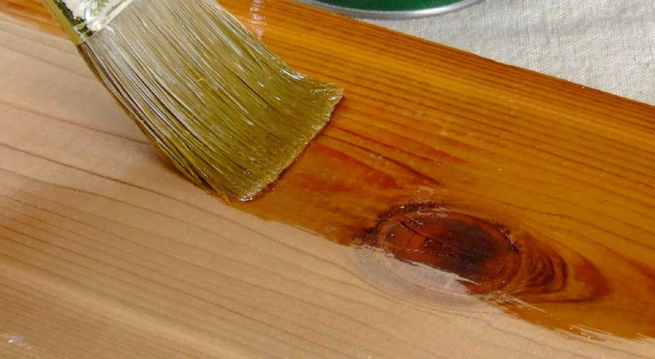 Техника лакирования и окраски деревянных изделий