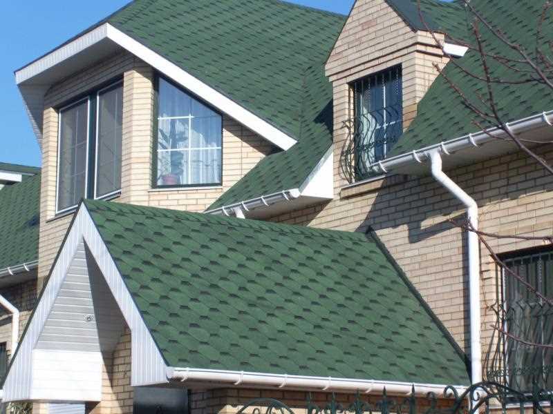 Выбор оптимального материала для крыши: кирпич, металл, битум